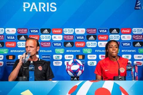 190623 Kenneth Heiner-Moller ,head coach and Ashley Lawrence of Canada during a press conference, PK, Pressekonferenz on June 23, 2019 in Paris. Photo: Simon Hastegard Bildbyran Kod SH 180085 bbeng fotboll football fotball soccer dam women kvinner frankrike france vm vm 2019 verdensmesterskap världsmästerskap fifa women s world cup 2019 world cup canada kanada presskonferens Copyright: SIMONxHASTEGARD BB190623SH090