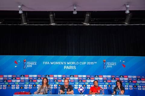 190623 Kenneth Heiner-Moller ,head coach and Ashley Lawrence of Canada during a press conference, PK, Pressekonferenz on June 23, 2019 in Paris. Photo: Simon Hastegard Bildbyran Kod SH 180085 bbeng fotboll football fotball soccer dam women kvinner frankrike france vm vm 2019 verdensmesterskap världsmästerskap fifa women s world cup 2019 world cup canada kanada presskonferens Copyright: SIMONxHASTEGARD BB190623SH095