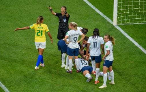 Blessure de Valerie GAUVIN ( France ) FOOTBALL : France vs Bresil - Coupe du Monde Feminine - Le Havre - 23 06 2019 FedericoPestellini Panoramic 