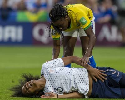 France v Brazil LE HAVRE, SM - 23.06.2019: FRANCE V BRAZIL - Wendie Renard of France injured during a match between Brazil and France. World Cup Qualification Football. FIFA. Held at the Oceane Stadium in Le Havre, France. (Photo: Richard Callis Fotoarena) x1751732x  RichardxCallis