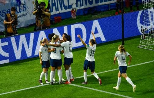 Joie des joueurs de l equipe France - But de Valerie GAUVIN ( France ) FOOTBALL : France vs Bresil - Coupe du Monde Feminine - Le Havre - 23 06 2019 FedericoPestellini Panoramic 