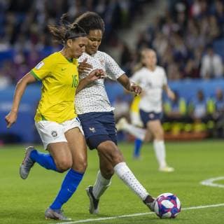 France v Brazil LE HAVRE, SM - 23.06.2019: FRANCE V BRAZIL - Wendie Renard of France and Beatriz do Brasil during a match between Brazil and France. World Cup Qualification Football. FIFA. Held at the Oceane Stadium in Le Havre, France. (Photo: Richard Callis Fotoarena) x1751954x  RichardxCallis