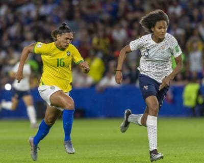 France v Brazil LE HAVRE, SM - 23.06.2019: FRANCE V BRAZIL - Wendie Renard of France and Beatriz do Brasil during a match between Brazil and France. World Cup Qualification Football. FIFA. Held at the Oceane Stadium in Le Havre, France. (Photo: Richard Callis Fotoarena) x1751955x  RichardxCallis