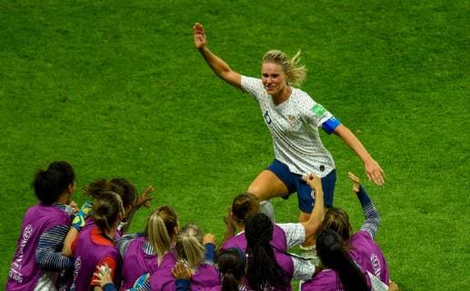 Joie des joueurs de l equipe France - But de Amandine HENRY ( France ) FOOTBALL : France vs Bresil - Coupe du Monde Feminine - Le Havre - 23 06 2019 FedericoPestellini Panoramic 
