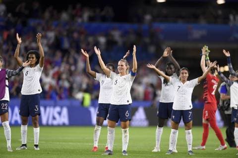 JOIE - FAIR PLAY - 06 AMANDINE HENRY (FRA) FOOTBALL : France vs Bresil - Fifa Coupe du Monde Feminine 2019 - 23 06 2019 AnthonyBIBARD FEP Panoramic 