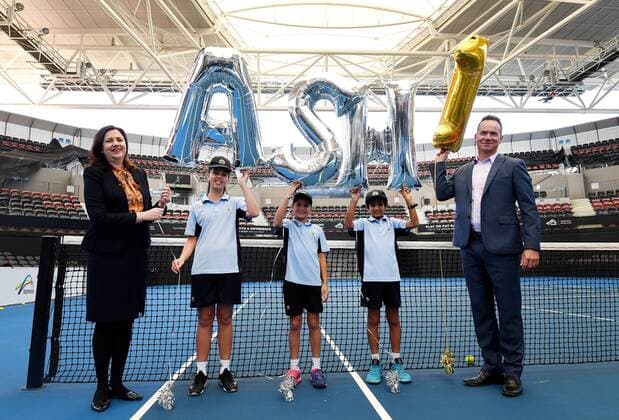 Sport Themen der Woche KW26 Sport Bilder des Tages TENNIS AUSTRALIA ASH BARTY REAX, Queensland Premier Annastacia Palaszczuk (left) and the President of Tennis Queensland Mark Bloomfield join young tennis players in celebrating Ash Barty s new world number one ranking at the Pat Rafter Arena in Brisbane, Monday, June 24, 2019. Barty was elevated to the top spot after winning the Birmingham Classic in the UK. ( NO ARCHIVING, EDITORIAL USE ONLY, NO USE IN BOOKS WITHOUT CONSENT BRISBANE QLD AUSTRALIA  Copyright: xDANxPELEDx 20190624001405765035