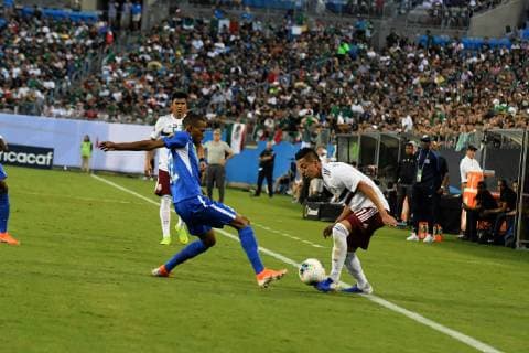 Martinique s Romario Barthelery (L) in action against Mexico s Roberto Alvarado (R) during a game of the Gold Cup between Martinique and Mexico, at the Bank of America Stadium in Charlotte, North Carolina, USA, 23 June 2019. Mexico - Martinique !ACHTUNG: NUR REDAKTIONELLE NUTZUNG!  Copyright: xWALTERxGOMEZx AME6094 20190624-636969545982567917