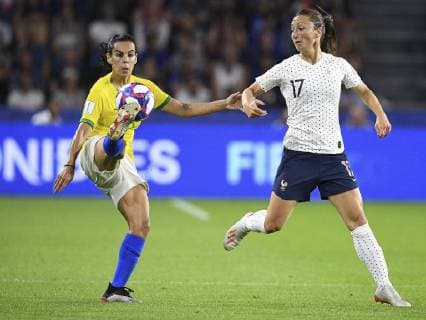 (190624) -- LE HAVRE, June 24, 2019 -- Leticia Santos (L) of Brazil vies with Gaetane Thiney of France during the round of 16 match between France and Brazil at the 2019 FIFA Women s World Cup in Le Havre, France on June 23, 2019. France won 2-1. ) (SP)FRANCE-LE HAVRE-FOOTBALL-2019 FIFA WOMEN S WORLD CUP-ROUDN OF 16-FRANCE VS BRAZIL JackxChan 
