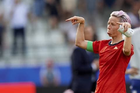 June 24, 2019 - Reims, France - Megan Rapinoe (Reign FC) of United States celebrates victory after the 2019 FIFA Women s World Cup France Round Of 16 match between Spain and USA at Stade Auguste Delaune on June 24, 2019 in Reims, France. Spain v USA: Round Of 16 - 2019 FIFA Women s World Cup France  - ZUMAn230 20190624_zaa_n230_214 Copyright: xJosexBretonx