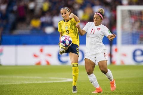 190624 Kosovare Asllani of Sweden and Desiree Scott of Canada during the FIFA WomenÂ s World Cup round of sixteen match between Sweden and Canada on June 24, 2019 in Paris. Photo: Simon Hastegard Bildbyran Kod SH 180086 bbeng fotboll football fotball soccer dam women kvinner frankrike france vm vm 2019 verdensmesterskap världsmästerskap fifa women s world cup 2019 world cup attondelsfinal knockout stage canada kanada sverige sweden Copyright: SIMONxHASTEGARD BB190624SH026