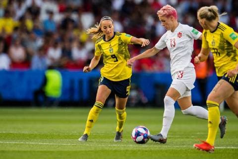 190624 Kosovare Asllani of Sweden and Sophie Schmidt of Canada during the FIFA WomenÂ s World Cup round of sixteen match between Sweden and Canada on June 24, 2019 in Paris. Photo: Simon Hastegard Bildbyran Kod SH 180086 bbeng fotboll football fotball soccer dam women kvinner frankrike france vm vm 2019 verdensmesterskap världsmästerskap fifa women s world cup 2019 world cup attondelsfinal knockout stage canada kanada sverige sweden Copyright: SIMONxHASTEGARD BB190624SH032