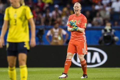 190624 Goalkeeper Hedvig Lindahl of Sweden during the FIFA WomenÂ s World Cup round of sixteen match between Sweden and Canada on June 24, 2019 in Paris. Photo: Simon Hastegard Bildbyran Kod SH 180086 bbeng fotboll football fotball soccer dam women kvinner frankrike france vm vm 2019 verdensmesterskap världsmästerskap fifa women s world cup 2019 world cup attondelsfinal knockout stage canada kanada sverige sweden Copyright: SIMONxHASTEGARD BB190624SH047