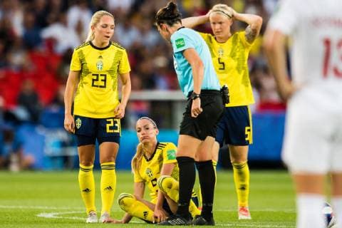 190624 Elin Rubensson and Kosovare Asllani of Sweden during the FIFA WomenÂ s World Cup round of sixteen match between Sweden and Canada on June 24, 2019 in Paris. Photo: Simon Hastegard Bildbyran Kod SH 180086 bbeng fotboll football fotball soccer dam women kvinner frankrike france vm vm 2019 verdensmesterskap världsmästerskap fifa women s world cup 2019 world cup attondelsfinal knockout stage canada kanada sverige sweden Copyright: SIMONxHASTEGARD BB190624SH051