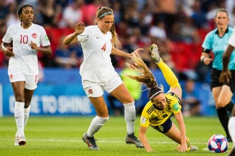 190624 Shelina Zadorsky of Canada and Kosovare Asllani of Sweden during the FIFA WomenÂ s World Cup round of sixteen match between Sweden and Canada on June 24, 2019 in Paris. Photo: Simon Hastegard Bildbyran Kod SH 180086 bbeng fotboll football fotball soccer dam women kvinner frankrike france vm vm 2019 verdensmesterskap världsmästerskap fifa women s world cup 2019 world cup attondelsfinal knockout stage canada kanada sverige sweden Copyright: SIMONxHASTEGARD BB190624SH052
