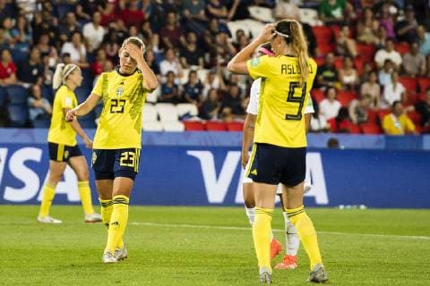 190624 Elin Rubensson of Sweden looks dejected during the FIFA WomenÂ s World Cup round of sixteen match between Sweden and Canada on June 24, 2019 in Paris. Photo: Simon Hastegard Bildbyran Kod SH 180086 bbeng fotboll football fotball soccer dam women kvinner frankrike france vm vm 2019 verdensmesterskap världsmästerskap fifa women s world cup 2019 world cup attondelsfinal knockout stage canada kanada sverige sweden depp Copyright: SIMONxHASTEGARD BB190624SH062