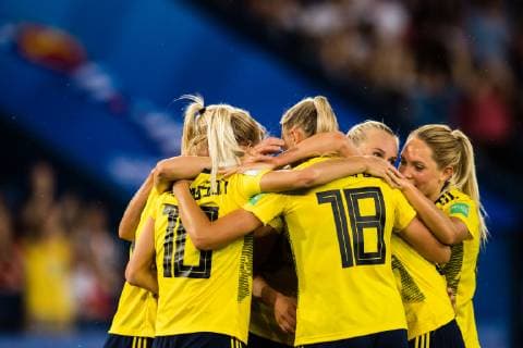 190624 Stina Blackstenius of Sweden celebrates after scoring 1-0 during the FIFA WomenÂ s World Cup round of sixteen match between Sweden and Canada on June 24, 2019 in Paris. Photo: Simon Hastegard Bildbyran Kod SH 180086 bbeng fotboll football fotball soccer dam women kvinner frankrike france vm vm 2019 verdensmesterskap världsmästerskap fifa women s world cup 2019 world cup attondelsfinal knockout stage canada kanada sverige sweden jubel celebration Copyright: SIMONxHASTEGARD BB190624SH068