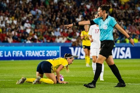 190624 Kosovare Asllani of Sweden during the FIFA WomenÂ s World Cup round of sixteen match between Sweden and Canada on June 24, 2019 in Paris. Photo: Simon Hastegard Bildbyran Kod SH 180086 bbeng fotboll football fotball soccer dam women kvinner frankrike france vm vm 2019 verdensmesterskap världsmästerskap fifa women s world cup 2019 world cup attondelsfinal knockout stage canada kanada sverige sweden Copyright: SIMONxHASTEGARD BB190624SH093