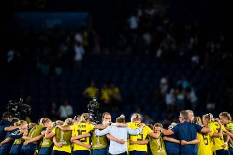 190624 Players of Sweden celebrates winning during the FIFA WomenÂ s World Cup round of sixteen match between Sweden and Canada on June 24, 2019 in Paris. Photo: Simon Hastegard Bildbyran Kod SH 180086 bbeng fotboll football fotball soccer dam women kvinner frankrike france vm vm 2019 verdensmesterskap världsmästerskap fifa women s world cup 2019 world cup attondelsfinal knockout stage canada kanada sverige sweden jubel celelbration Copyright: SIMONxHASTEGARD BB190624SH116