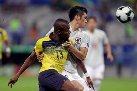 Ecuador s Enner Valencia (front) vies for the ball with Japan s Naomichi Ueda during the Copa America 2019 Group C soccer match between Ecuador and Japan, at Mineirao Stadium in Belo Horizonte, Brazil, 24 June 2019. Ecuador vs. Japan !ACHTUNG: NUR REDAKTIONELLE NUTZUNG!  Copyright: xYurixEdmundox SCA1841 20190625-636970225880568522