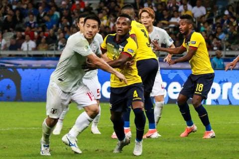 Ecuador vs Japan BELO HORIZONTE, MG - 24.06.2019: ECUADOR VS JAPAN - Disputed for space in the area during match between Ecuador and Japan, valid for the group phase of the Copa America 2019, held this Monday (24) at the Estádio do Mineirão in Belo Horizonte, MG. (Photo: Dudu Macedo Fotoarena) x1752555x  DuduxMacedo