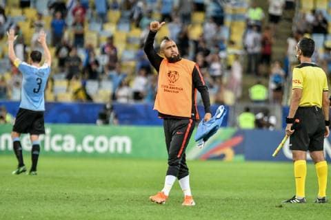 Chile x Uruguay RIO DE JANEIRO, RJ - 24.06.2019: CHILE X URUGUAY - Vidal is grateful for the presence of the Chilean fans during a match between Chile and Uruguay, valid for the group stage of the Copa America 2019, held this Monday (24) at the Maracanã Stadium in Rio de Janeiro, RJ. (Photo: Nayra Halm Fotoarena) x1752617x  NayraxHalm