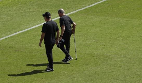 Uruguay s national soccer team head coach Oscar Tabarez (R) participates in a training session in Salvador, Brazil, 26 June 2019. Uruguay will face Peru as part of Copa America 2019 quarters final on 29 June 2019. Uruguay s national soccer team training session !ACHTUNG: NUR REDAKTIONELLE NUTZUNG!  Copyright: xMauricioxDuenasxCastanedax COPAME1811 20190626-636971723167002952