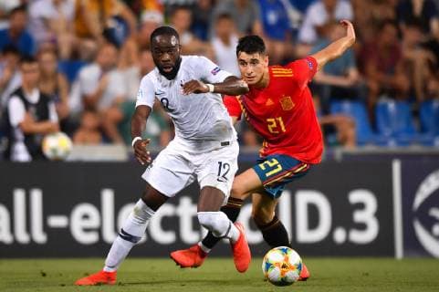 Photo Massimo Paolone LaPresse June 27, 2019 Reggio Emilia, Italy soccer Spain vs France - UEFA Under 21 Championship Italy 2019 - Semi-finals - "Mapei - Citt& xe0; del Tricolore" stadium. In the pic: Jonathan Ikone (Francia) competes for the ball with Marc Roca (Spagna)  Copyright: xMassimoxPaolone LaPressex