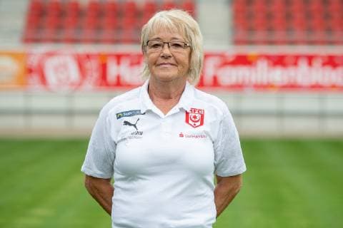 Dagmar Schulze (technische Mitarbeiterin) ; HFC Hallescher Fussballclub e.V; 3.Liga, Porträttermin 2019 2020, Halle Saale Sachsen-Anhalt Deutschland