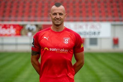 Toni Lindenhahn ; HFC Hallescher Fussballclub e.V; 3.Liga, Porträttermin 2019 2020, Halle Saale Sachsen-Anhalt Deutschland
