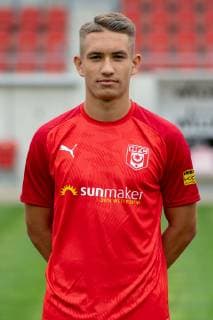 Julian Guttau ; HFC Hallescher Fussballclub e.V; 3.Liga, Porträttermin 2019 2020, Halle Saale Sachsen-Anhalt Deutschland