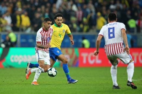 FuÃŸball, Copa America, Brasilien - Paraguay 27th June 2019, Arena do Gremio stadium, Porto Alegre, Brazil; Copa America international football, quarter finals, Brazil versus Paraguay; Marquinhos of Brazil covers the run from Derlis Gonz& xe1;lez of Paraguay  ActionPlus12148583 HeulerxAndrey