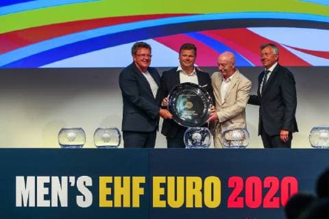HANDBALL - EHF Euro 2020, draw VIENNA,AUSTRIA,28.JUN.19 - HANDBALL - EHF European Championship, EM, Europameisterschaft 2020, draw. Image shows Frederik Rapp, Kare Geir Lio, president Gerhard Hofbauer (OeHB) and president Michael Wiederer (EHF). GEPAxpictures xPhilippxBrem