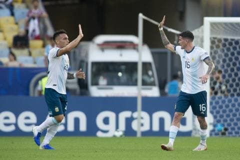 Fußball, Copa America, Venezuela - Argentinien Venezuela vs Argentina RIO DE JANEIRO, RJ - 28.06.2019: VENEZUELA VS ARGENTINA - Lautaro Javier Martinez celebrates goal with G. Pezzella during a match between Venezuela and Argentina, valid for the quarterfinals of the Copa America 2019, held this Friday (28) at the Maracanã Stadium, in Rio de Janeiro, RJ. (Photo: Celso Pupo Fotoarena) x1754641x  CelsoxPupo
