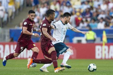 Fußball, Copa America, Venezuela - Argentinien Venezuela vs Argentina RIO DE JANEIRO, RJ - 28.06.2019: VENEZUELA VS ARGENTINA - Lionel Messi during a match between Venezuela and Argentina, valid for the quarterfinals of the Copa America 2019, held this Friday (28) at the Maracanã Stadium, in Rio de Janeiro, RJ. (Photo: Celso Pupo Fotoarena) x1754701x  CelsoxPupo