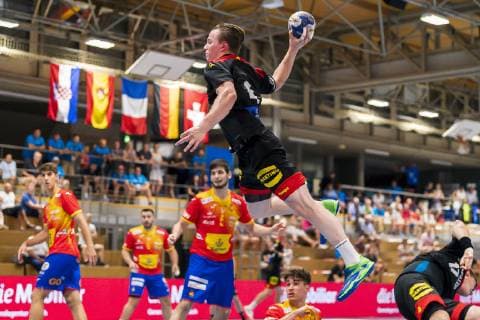 Kloten, Deutschland 28. Juni 2019: DHB U21, U 21 Laenderspiel - Airport Trophy - Spanien vs. Deutschland Fin Backs (Deutschland MT Melsungen) Kloten Sporthalle Ruebisbach Schweiz