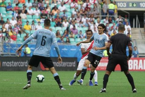 Uruguay vs Peru SALVADOR, BA - 29.06.2019: URUGUAY VS PERU - Edinson Cavani, during a match between Uruguay and Peru, valid for the quarterfinals of the Copa America 2019, held this Saturday (29) at the Fonte Nova Arena in Salvador, Bahia, Brazil. (Photo: Tiago Caldas Fotoarena) x1755383x  TiagoxCaldas