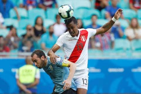Uruguay s Diego Godin (L) in action against Peruvian Renato Tapia (R) during the Copa America 2019 quarter-finals soccer match between Uruguay and Peru, at Arena Fonte Nova Stadium in Salvador, Brazil, 29 June 2019. Uruguay vs. Peru !ACHTUNG: NUR REDAKTIONELLE NUTZUNG!  Copyright: xJoedsonxAlvesx SCA2246 20190629-636974400373258256