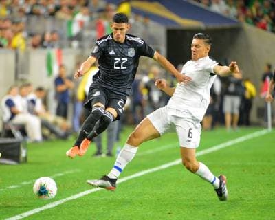 June 29, 2019: Mexico forward, Uriel Antuna (22), and Costa Rica defender, Oscar Duarte (6), fight for control of a loose ball during the 2019 CONCACAF Gold Cup, quarter final match between Mexico and Costa Rica, at NRG Stadium in Houston, TX. Mandatory Credit: Sports South Media CSM 2019 CONCACAF Gold Cup: Mexico vs Costa Rica Jun 29 - ZUMAc04_ 20190629_zaf_c04_196 Copyright: xKevinxLangleyx