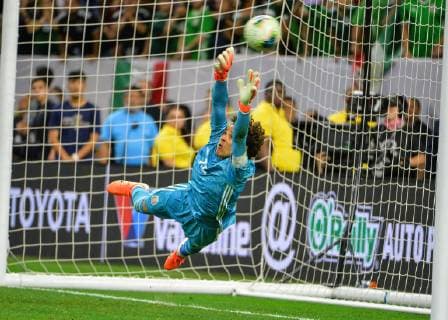 June 29, 2019: Mexico goalkeeper, Guillermo Pchoa (13), dives for a shot on goal during the 2019 CONCACAF Gold Cup, quarter final match between Mexico and Costa Rica, at NRG Stadium in Houston, TX. Mandatory Credit: Sports South Media CSM 2019 CONCACAF Gold Cup: Mexico vs Costa Rica Jun 29 - ZUMAc04_ 20190629_zaf_c04_217 Copyright: xKevinxLangleyx