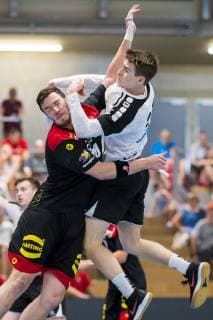 Kloten, Deutschland 30. Juni 2019: Handball, DHB U21, U 21 Laenderspiel - Airport Trophy - Schweiz vs. Deutschland v.li. Joshua Thiele (Deutschland TSV Hannover-Burgdorf) Kloten Sporthalle Ruebisbach Schweiz