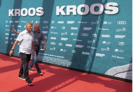 Kroos - Der Film Weltpremiere Cinedom Koeln Deutschland Datum: 30.06.2019 Vorne: Peter Hermann Hinten: Jupp Heynckes