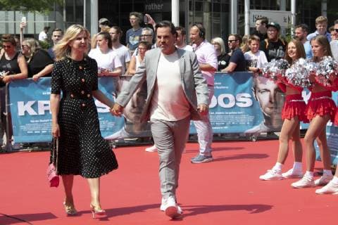 Kroos - Der Film Weltpremiere Cinedom Koeln Deutschland Datum: 30.06.2019 Volker Struth mit Freundin Melanie Roth