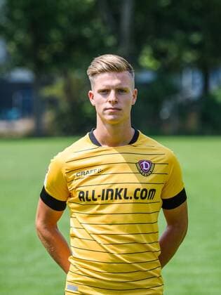 Dzenis Burnic ; SG Dynamo Dresden; 2. BL, Porträttermin 2019 2020