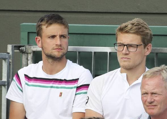 Julia Goerges Trainer,coach Sebastian Sachs und Physiotherapeut Florian Zitzelsberger (rechts) Copyright: xJuergenxHasenkopfx