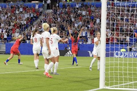 (L-R) Lindsey Horan of USA women, Jill Scott of England women, Steph Houghton of England women, Christen Press of USA women, Lucy Bronze of England women, goalkeeper Carly Telford of England women during the FIFA Women s World Cup France 2019 semi final match between England and United States of America at Stade de Lyon on July 02, 2019 in Lyon, France FIFA Women s World Cup France 2019 2018 2019 xVIxVIxImagesx xGerritxvanxKeulenxIVx 14891473
