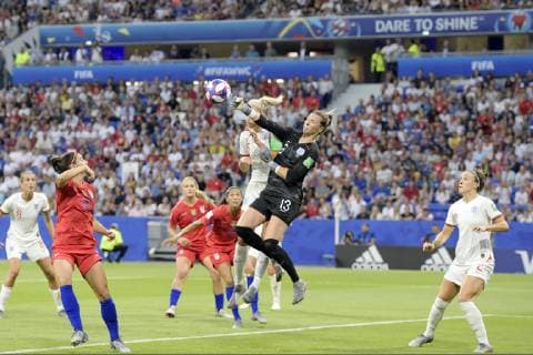 (L-R) Jill Scott of England women, Alex Morgan of USA women, Lindsey Horan of USA women, Christen Press of USA women, Steph Houghton of England women, goalkeeper Carly Telford of England women, Lucy Bronze of England women during the FIFA Women s World Cup France 2019 semi final match between England and United States of America at Stade de Lyon on July 02, 2019 in Lyon, France FIFA Women s World Cup France 2019 2018 2019 xVIxVIxImagesx xGerritxvanxKeulenxIVx 14891550