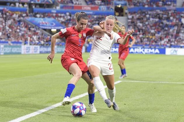 (L-R) Kelley O Hara of USA women, Beth Mead of England women during the FIFA Women s World Cup France 2019 semi final match between England and United States of America at Stade de Lyon on July 02, 2019 in Lyon, France FIFA Women s World Cup France 2019 2018 2019 xVIxVIxImagesx xGerritxvanxKeulenxIVx 14891680