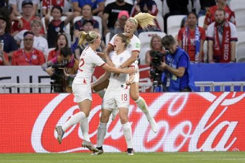 (L-R) Beth Mead of England women, Ellen White of England women, Rachel Daly of England women during the FIFA Women s World Cup France 2019 semi final match between England and United States of America at Stade de Lyon on July 02, 2019 in Lyon, France FIFA Women s World Cup France 2019 2018 2019 xVIxVIxImagesx xGerritxvanxKeulenxIVx 14891785