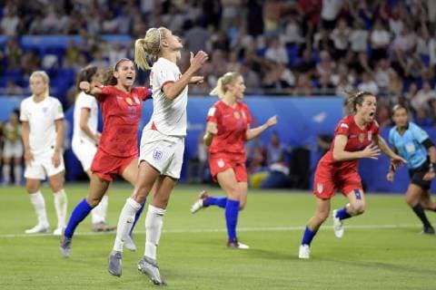 Steph Houghton of England women, Alex Morgan of USA women during the FIFA Women s World Cup France 2019 semi final match between England and United States of America at Stade de Lyon on July 02, 2019 in Lyon, France FIFA Women s World Cup France 2019 2018 2019 xVIxVIxImagesx xGerritxvanxKeulenxIVx 14892212