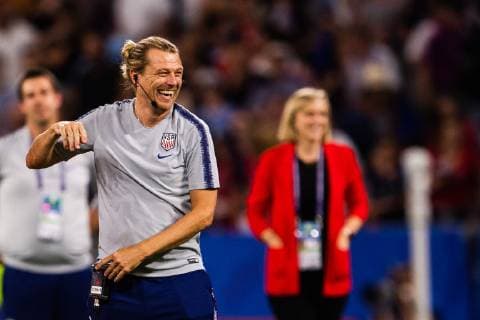 190702 Tony Gustavsson, assistant coach of USA celebrates after the FIFA Women s World Cup semi-final match between England and USA on July 2, 2019 in Lyon. Photo: Simon Hastegard Bildbyran Kod SH 180099 bbeng fotboll football fotball soccer dam women kvinner frankrike france vm vm 2019 verdensmesterskap världsmästerskap fifa women s world cup 2019 world cup semifinal semi final knockout stage england usa jubel Copyright: SIMONxHASTEGARD BB190702SH113